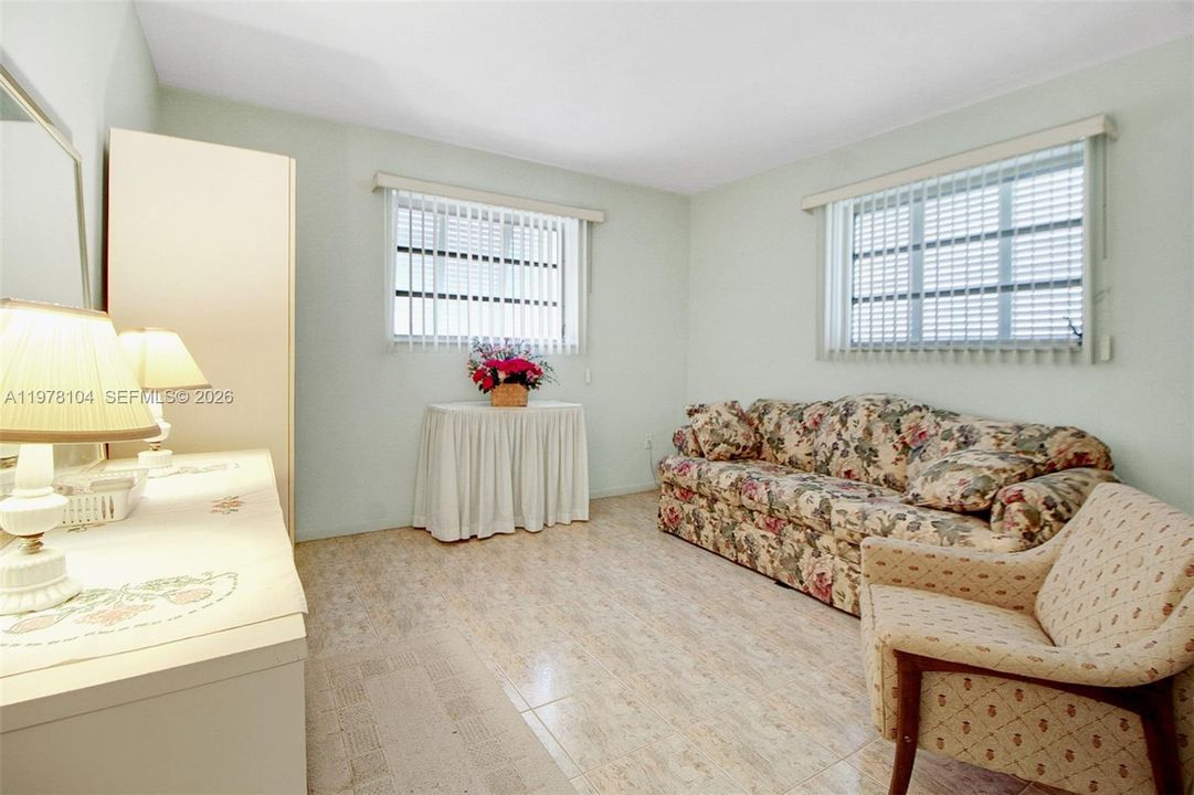 Recently Sold: $545,000 (3 beds, 2 baths, 1740 Square Feet)