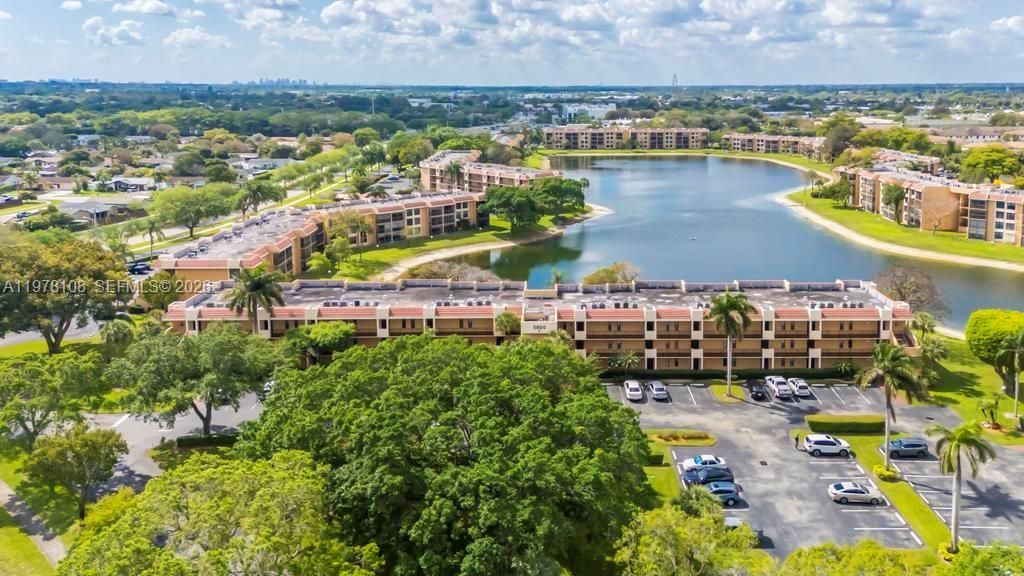 Vendido Recientemente: $170,000 (2 camas, 2 baños, 1090 Pies cuadrados)