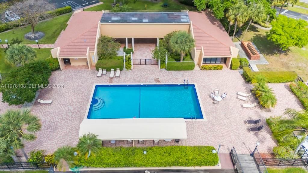 Vendido Recientemente: $170,000 (2 camas, 2 baños, 1090 Pies cuadrados)