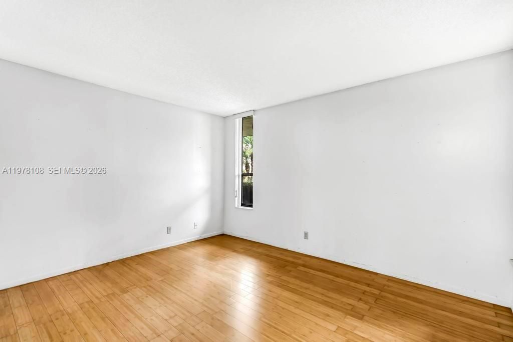 Vendido Recientemente: $170,000 (2 camas, 2 baños, 1090 Pies cuadrados)