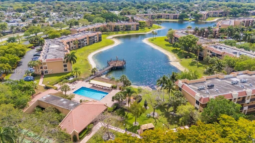 Vendido Recientemente: $170,000 (2 camas, 2 baños, 1090 Pies cuadrados)