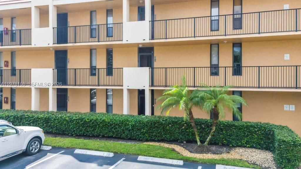 Vendido Recientemente: $170,000 (2 camas, 2 baños, 1090 Pies cuadrados)