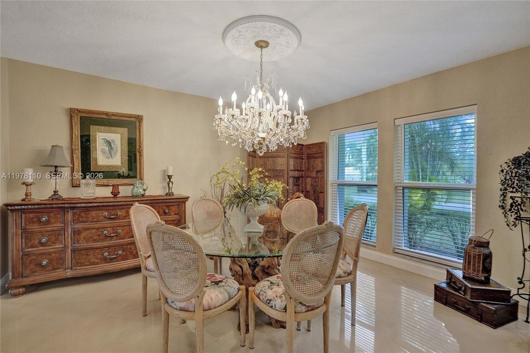 En Venta: $1,052,000 (4 camas, 3 baños, 2994 Pies cuadrados)