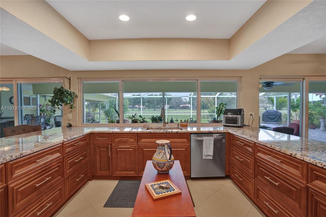 En Venta: $1,052,000 (4 camas, 3 baños, 2994 Pies cuadrados)