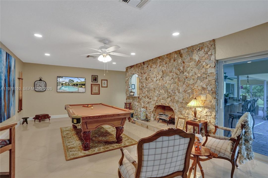 En Venta: $1,052,000 (4 camas, 3 baños, 2994 Pies cuadrados)