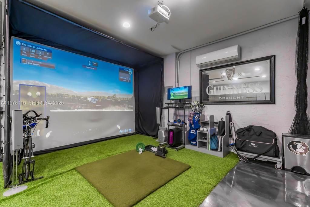 Vendido Recientemente: $1,990,000 (6 camas, 4 baños, 4264 Pies cuadrados)