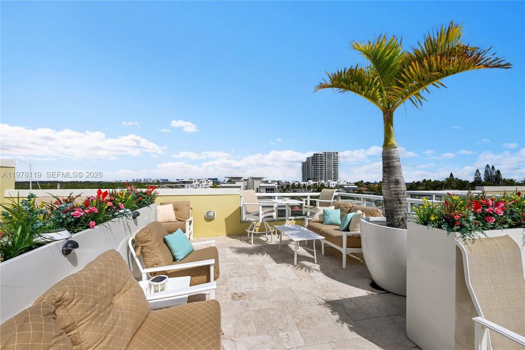 For Sale: $2,250,000 (4 beds, 4 baths, 3228 Square Feet)