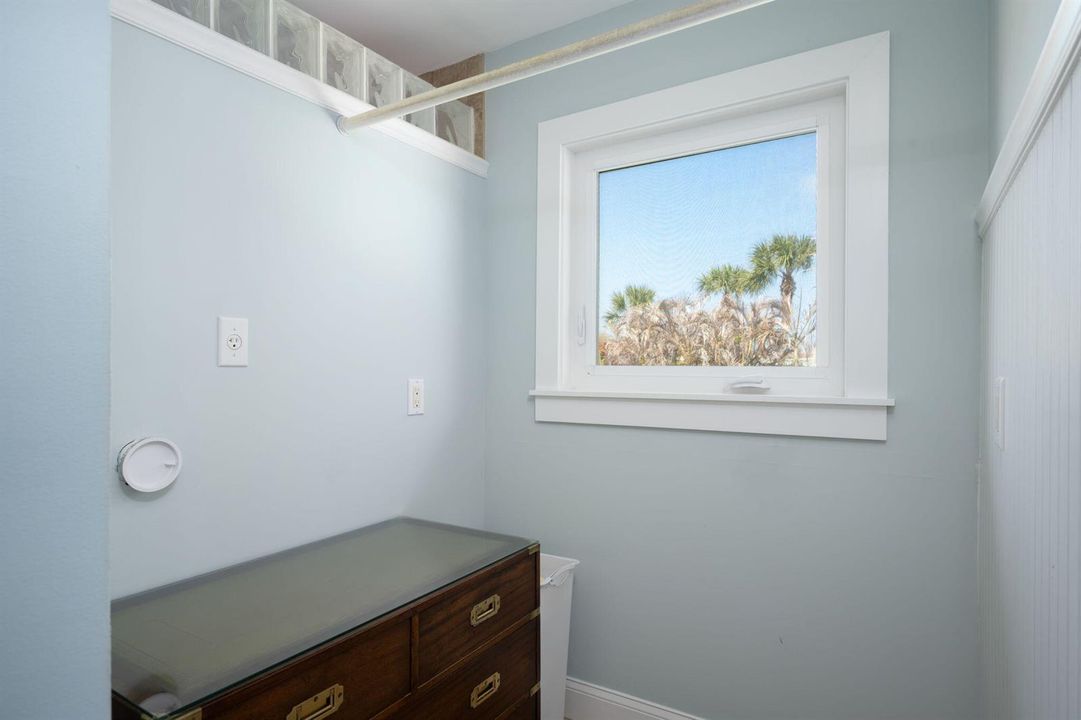23-web-or-mls-715 Conn Way-24