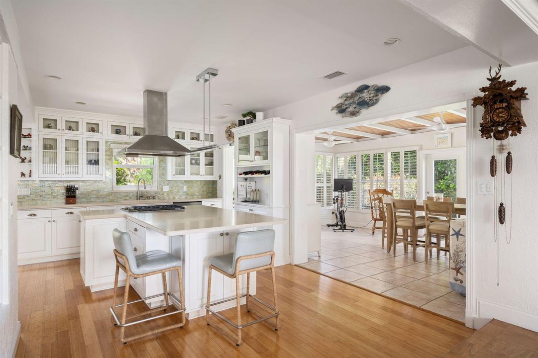 11-web-or-mls-715 Conn Way-11