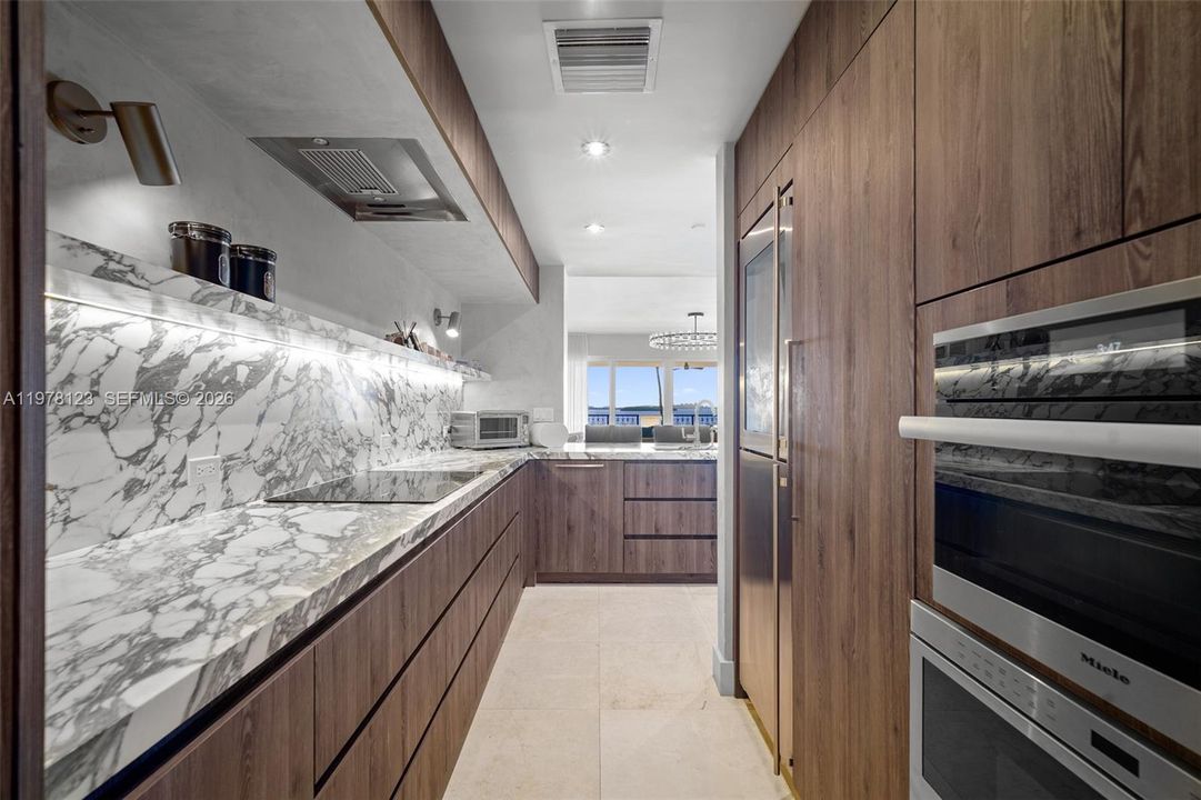 En Venta: $5,900,000 (2 camas, 2 baños, 1950 Pies cuadrados)