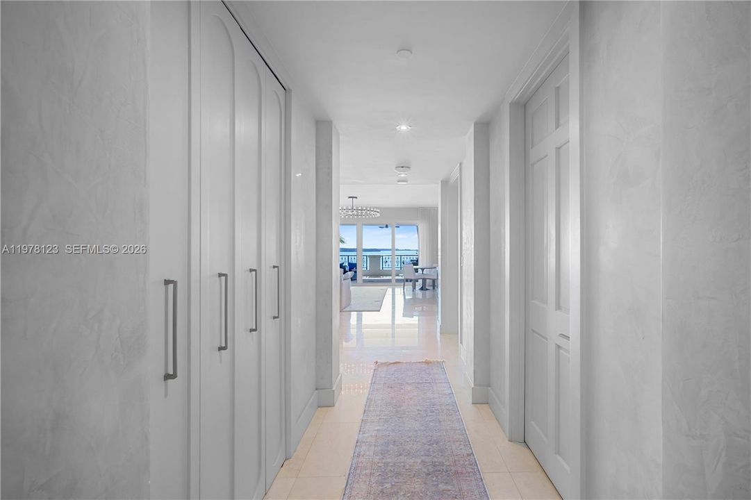 En Venta: $5,900,000 (2 camas, 2 baños, 1950 Pies cuadrados)