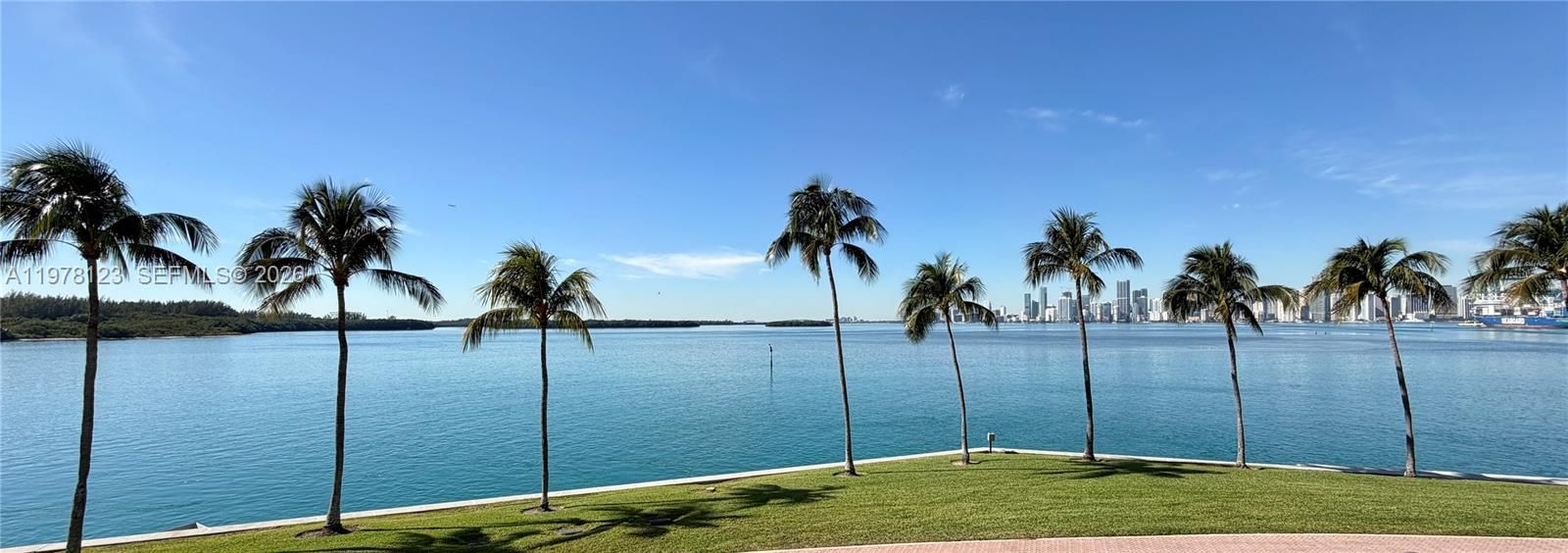 En Venta: $5,900,000 (2 camas, 2 baños, 1950 Pies cuadrados)