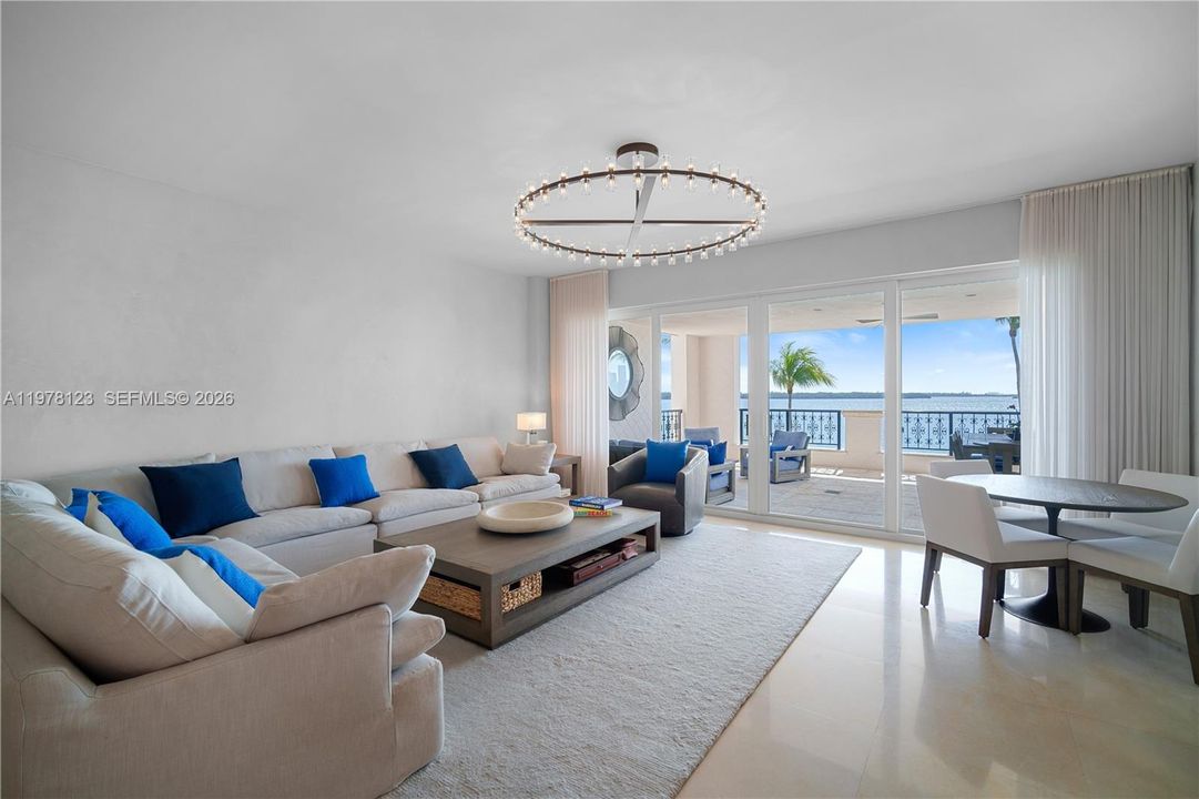 En Venta: $5,900,000 (2 camas, 2 baños, 1950 Pies cuadrados)
