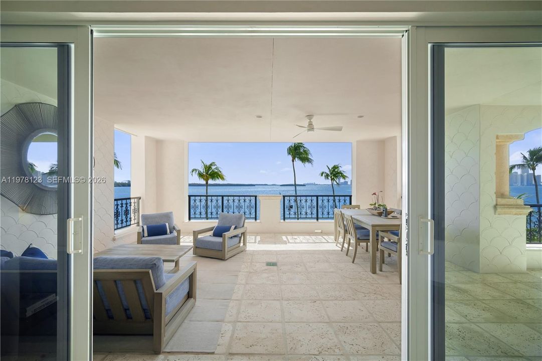 En Venta: $5,900,000 (2 camas, 2 baños, 1950 Pies cuadrados)