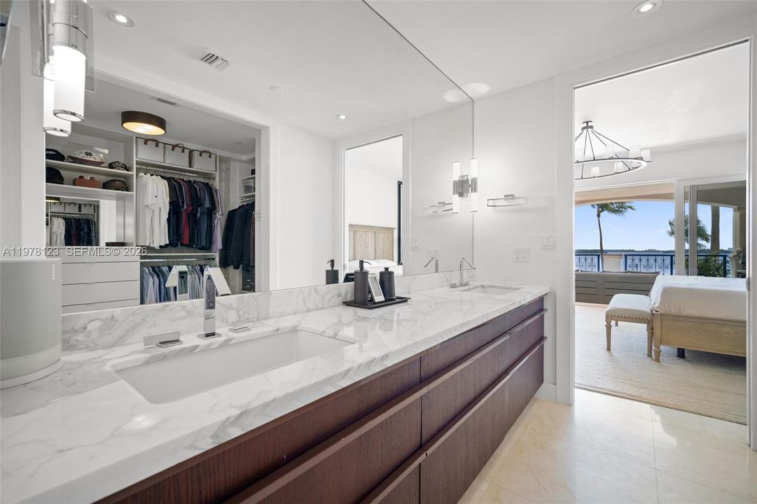 En Venta: $5,900,000 (2 camas, 2 baños, 1950 Pies cuadrados)