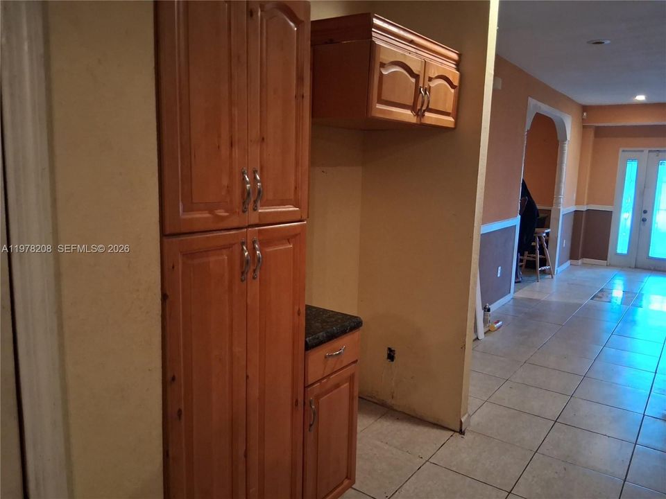 Под контрактом: $415,000 (3 спален, 2 ванн, 1510 Квадратных фут)