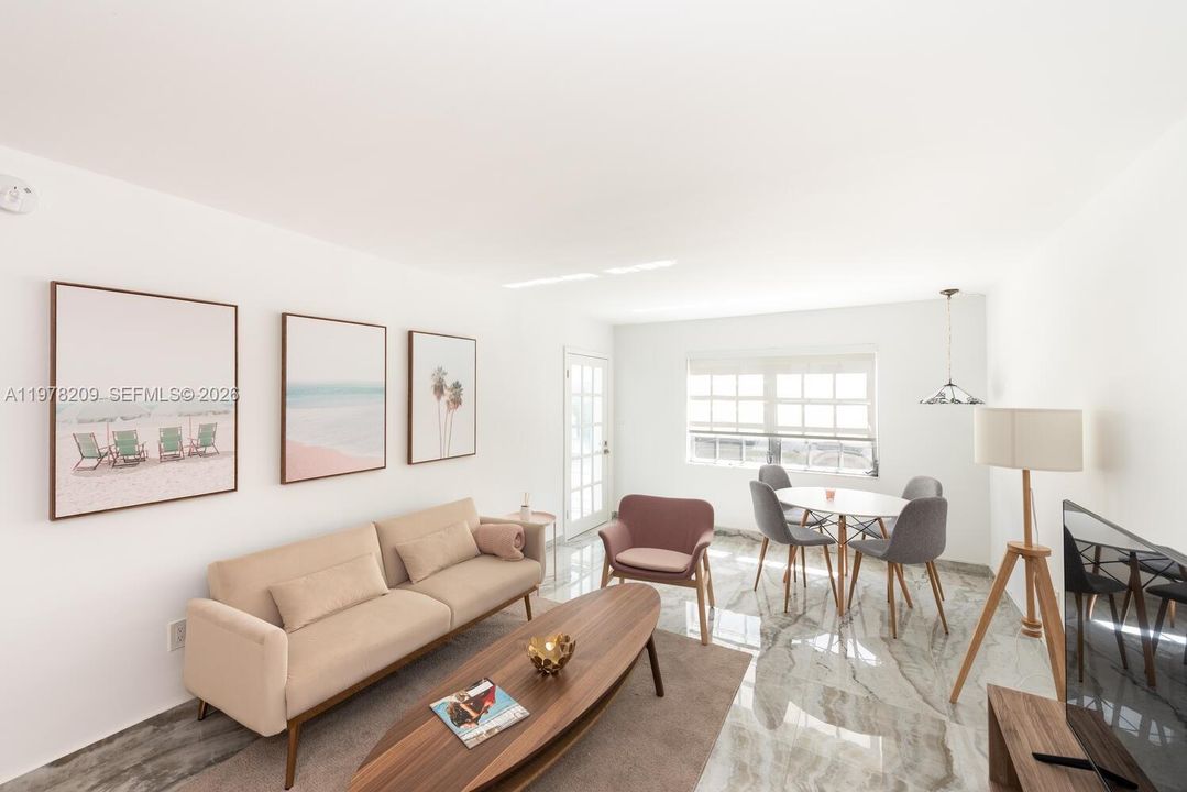 Active With Contract: $2,900 (1 beds, 2 baths, 854 Square Feet)
