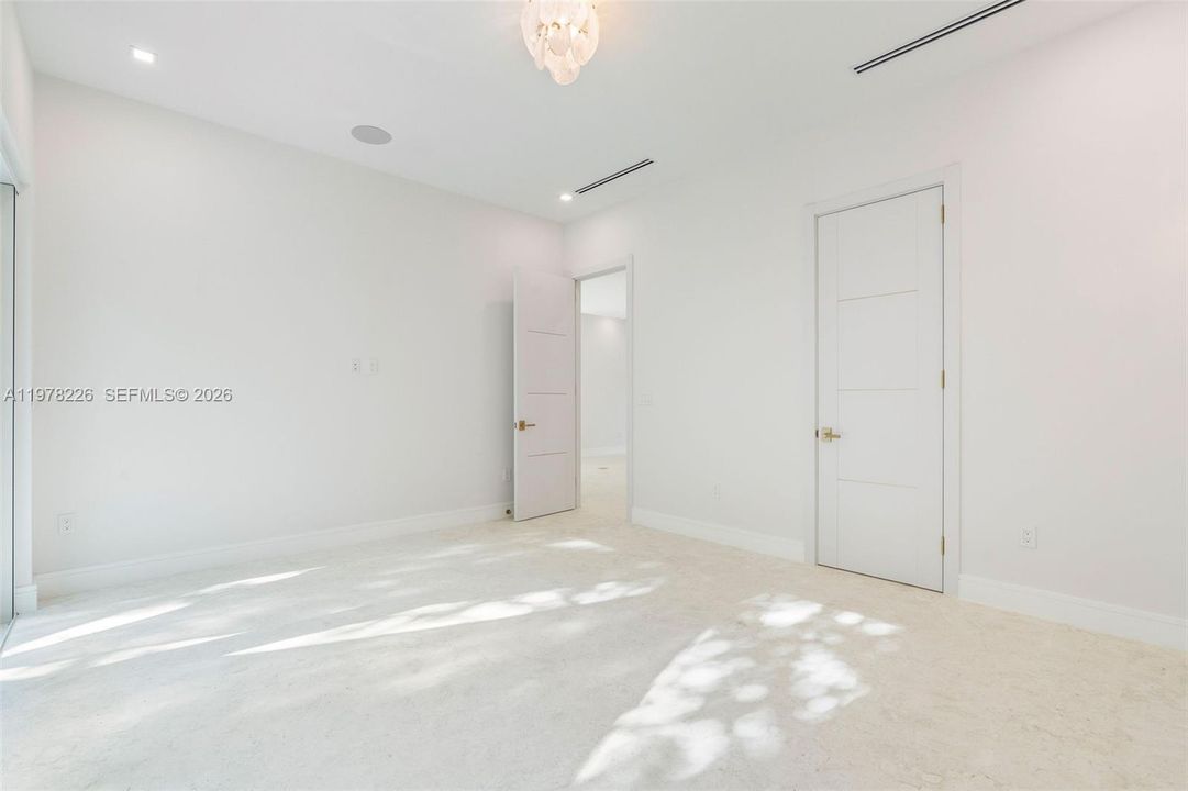 Vendido Recientemente: $2,995,000 (4 camas, 5 baños, 3467 Pies cuadrados)