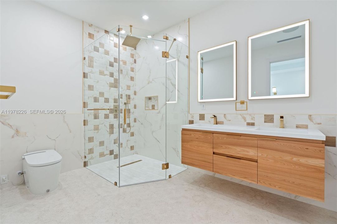 Vendido Recientemente: $2,995,000 (4 camas, 5 baños, 3467 Pies cuadrados)