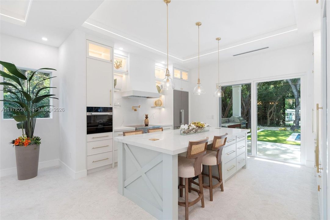 Vendido Recientemente: $2,995,000 (4 camas, 5 baños, 3467 Pies cuadrados)