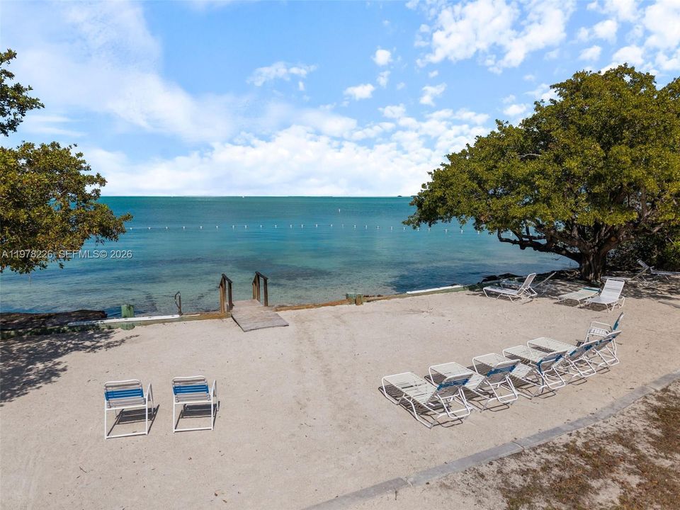 Vendido Recientemente: $2,995,000 (4 camas, 5 baños, 3467 Pies cuadrados)