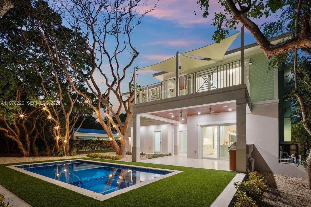 Vendido Recientemente: $2,995,000 (4 camas, 5 baños, 3467 Pies cuadrados)