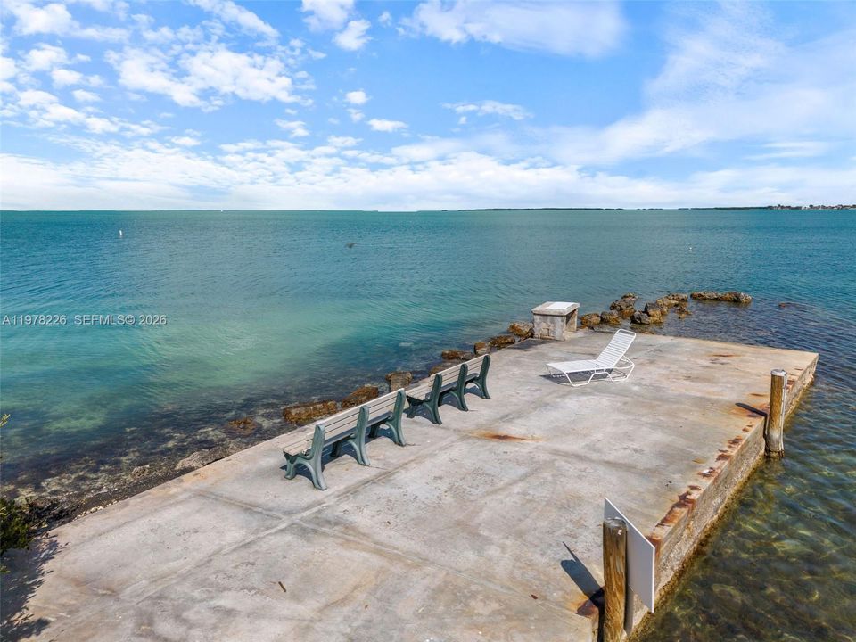 Vendido Recientemente: $2,995,000 (4 camas, 5 baños, 3467 Pies cuadrados)