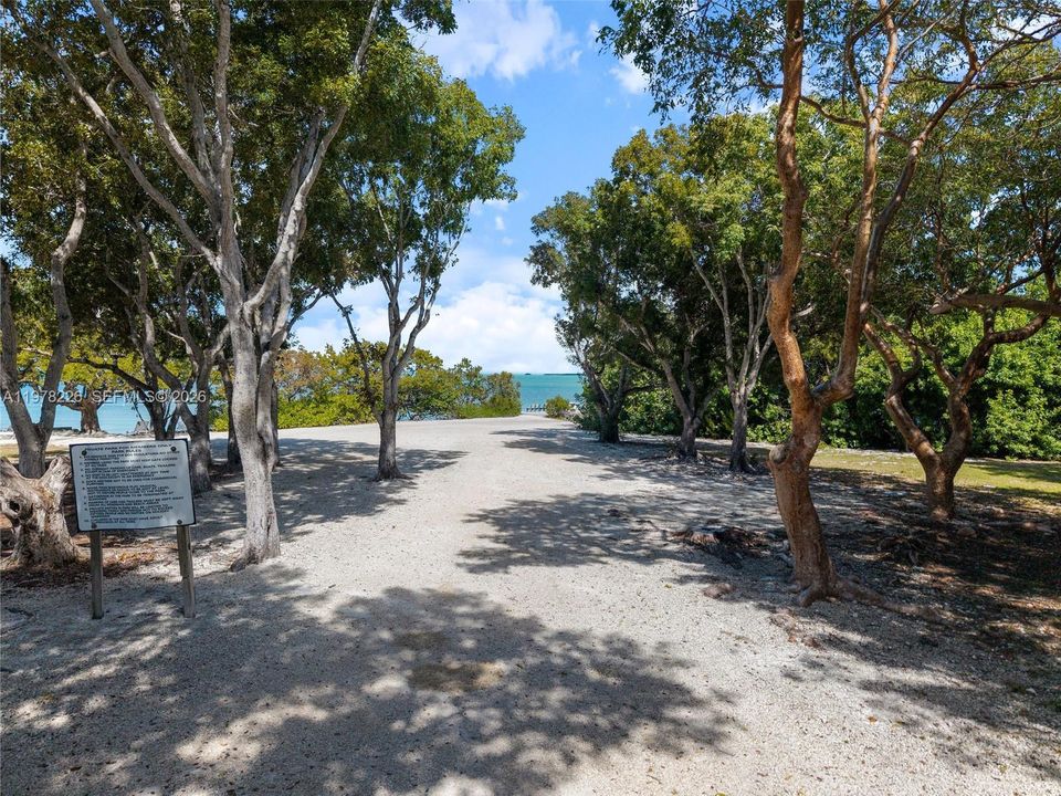 Vendido Recientemente: $2,995,000 (4 camas, 5 baños, 3467 Pies cuadrados)