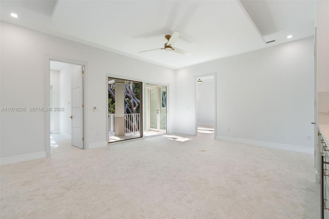 Vendido Recientemente: $2,995,000 (4 camas, 5 baños, 3467 Pies cuadrados)