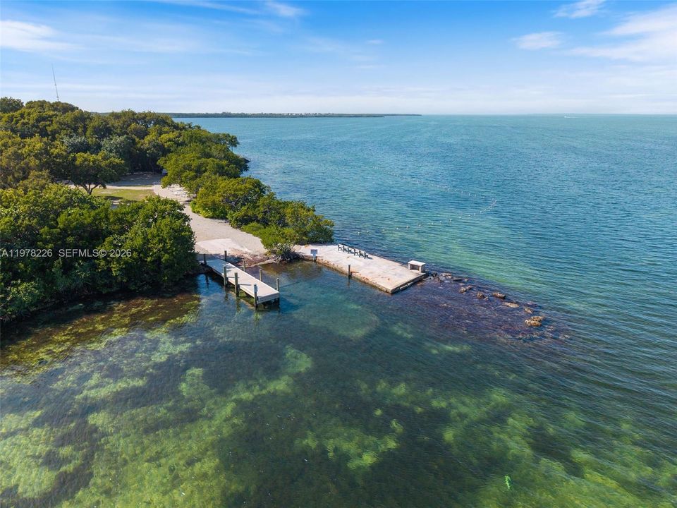 Vendido Recientemente: $2,995,000 (4 camas, 5 baños, 3467 Pies cuadrados)