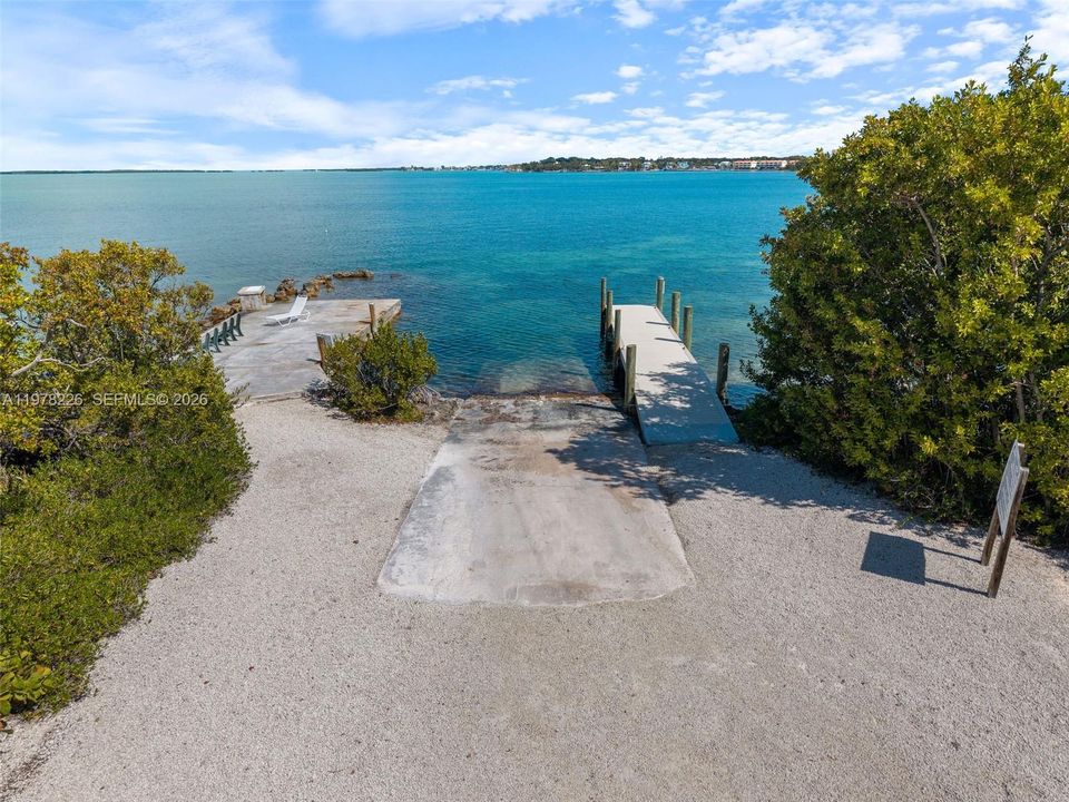 Vendido Recientemente: $2,995,000 (4 camas, 5 baños, 3467 Pies cuadrados)