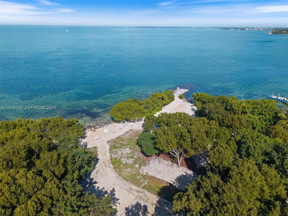 Vendido Recientemente: $2,995,000 (4 camas, 5 baños, 3467 Pies cuadrados)