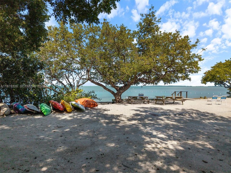 Vendido Recientemente: $2,995,000 (4 camas, 5 baños, 3467 Pies cuadrados)