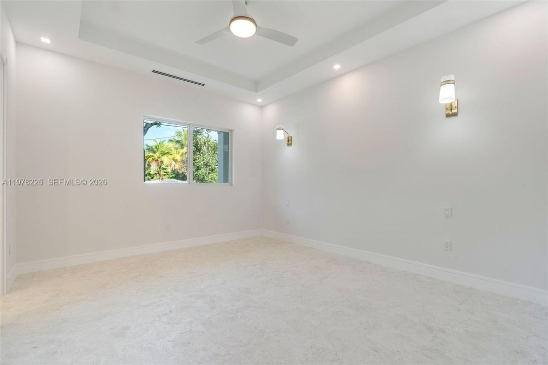 Vendido Recientemente: $2,995,000 (4 camas, 5 baños, 3467 Pies cuadrados)