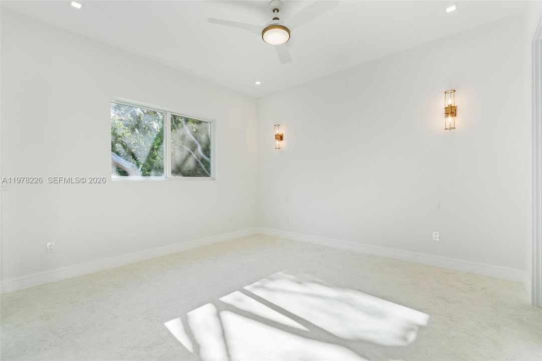 Vendido Recientemente: $2,995,000 (4 camas, 5 baños, 3467 Pies cuadrados)