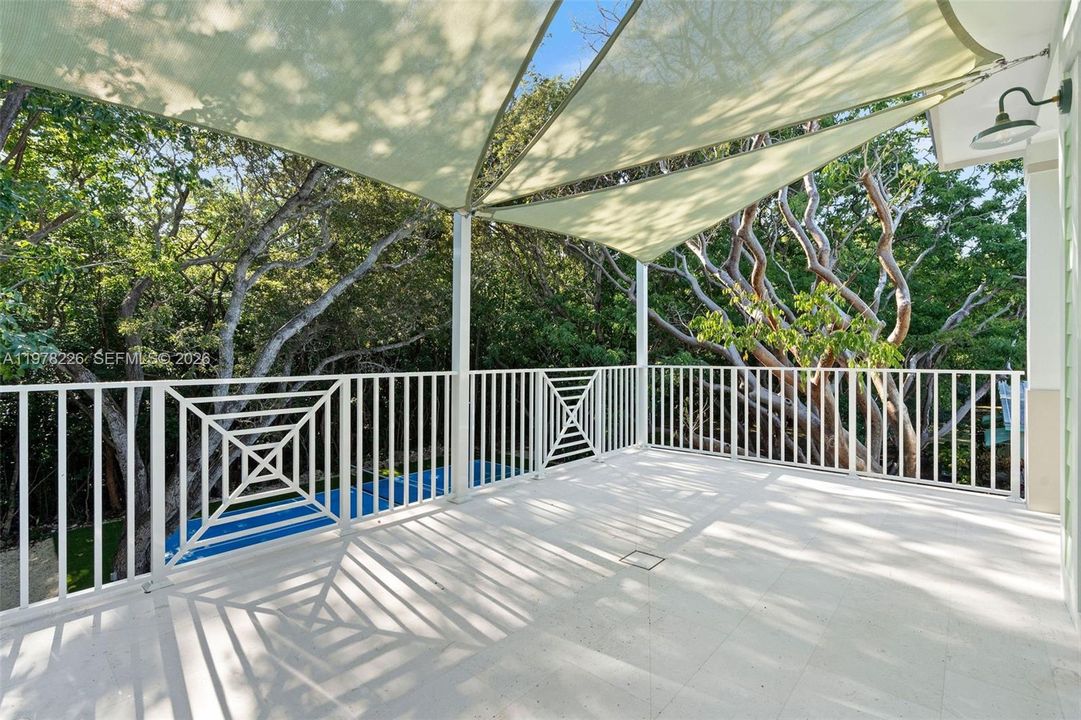 Vendido Recientemente: $2,995,000 (4 camas, 5 baños, 3467 Pies cuadrados)