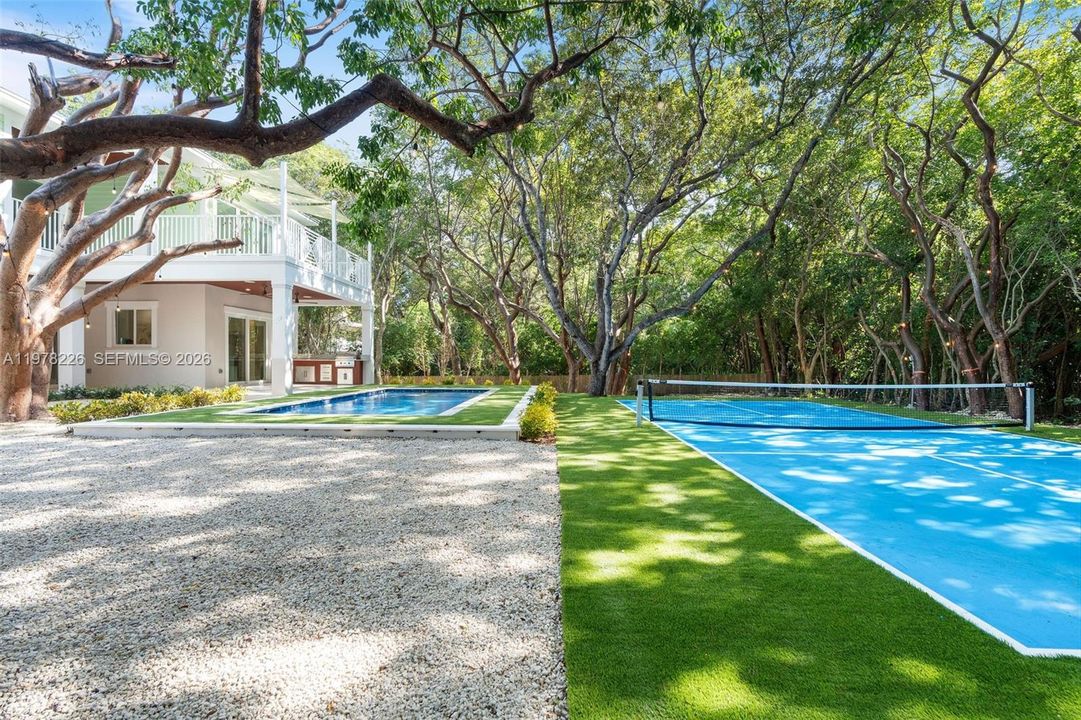 Vendido Recientemente: $2,995,000 (4 camas, 5 baños, 3467 Pies cuadrados)