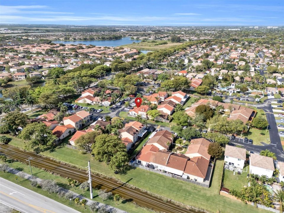 Active With Contract: $389,000 (2 beds, 2 baths, 840 Square Feet)