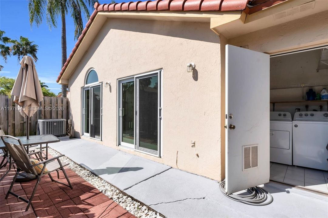 Active With Contract: $389,000 (2 beds, 2 baths, 840 Square Feet)