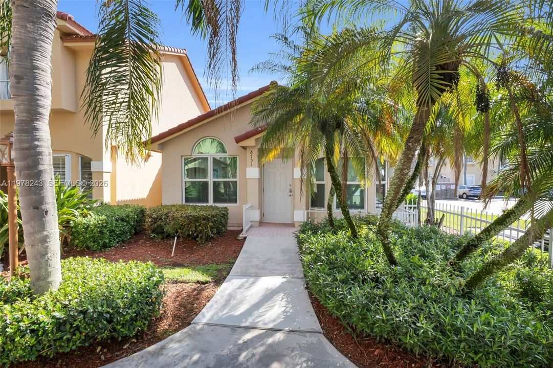 Active With Contract: $389,000 (2 beds, 2 baths, 840 Square Feet)
