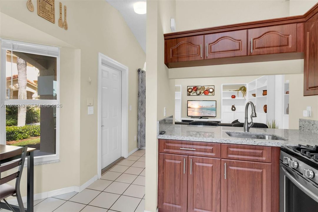 Active With Contract: $389,000 (2 beds, 2 baths, 840 Square Feet)