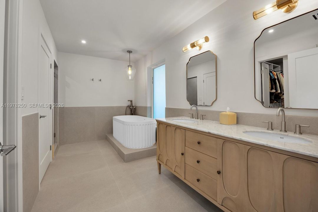 Active With Contract: $3,240,000 (4 beds, 3 baths, 2968 Square Feet)