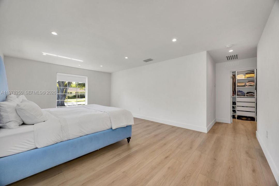 Active With Contract: $3,240,000 (4 beds, 3 baths, 2968 Square Feet)