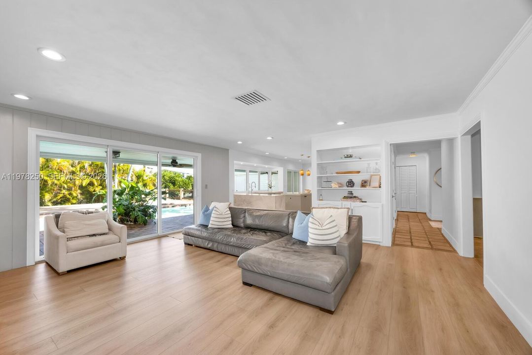 Active With Contract: $3,240,000 (4 beds, 3 baths, 2968 Square Feet)
