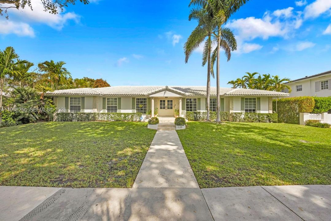 Active With Contract: $3,240,000 (4 beds, 3 baths, 2968 Square Feet)