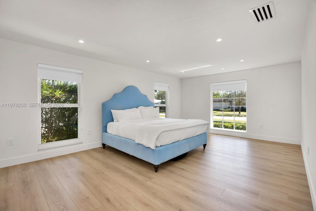 Active With Contract: $3,240,000 (4 beds, 3 baths, 2968 Square Feet)