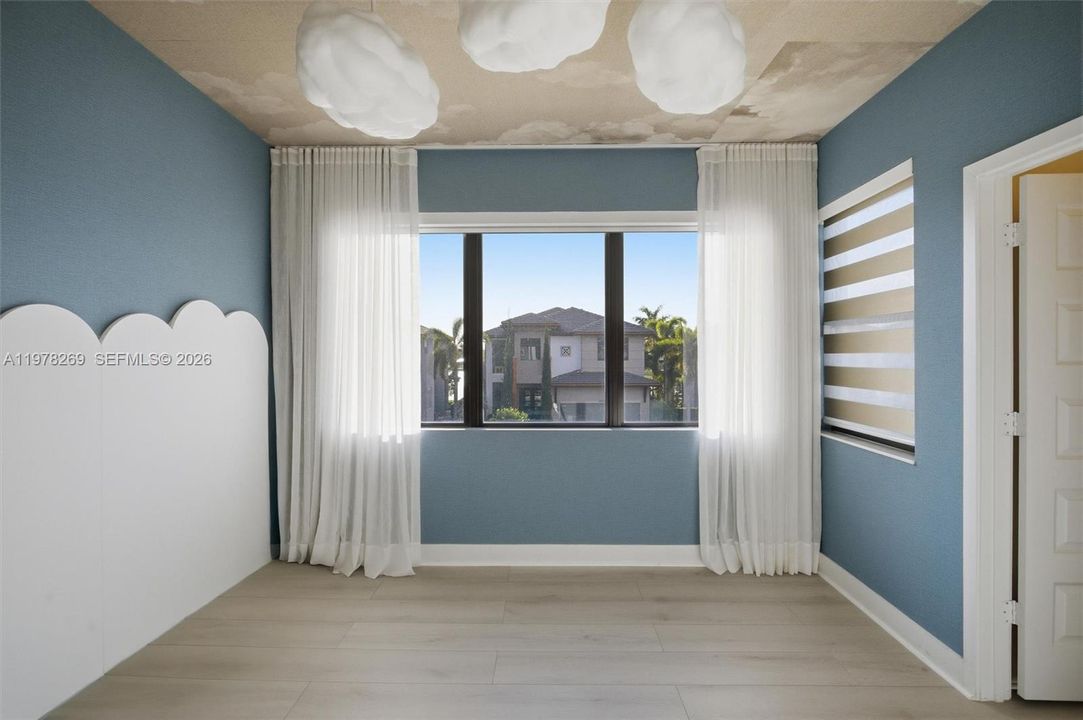 For Sale: $1,300,000 (5 beds, 3 baths, 3050 Square Feet)