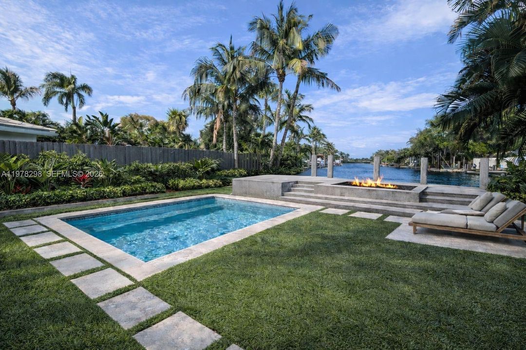 Active With Contract: $1,299,999 (3 beds, 3 baths, 1823 Square Feet)