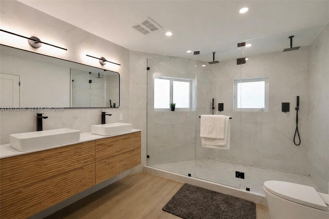 Active With Contract: $1,299,999 (3 beds, 3 baths, 1823 Square Feet)
