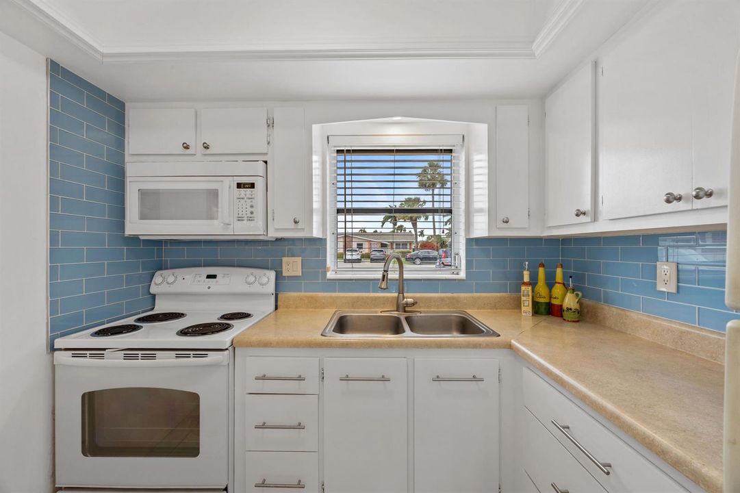 Kitchen 1